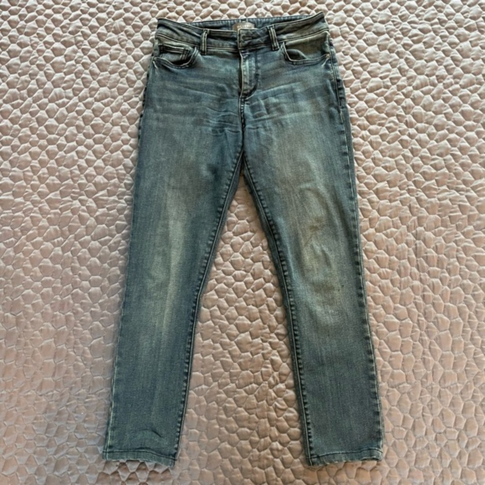 DL1961 Flora Jean